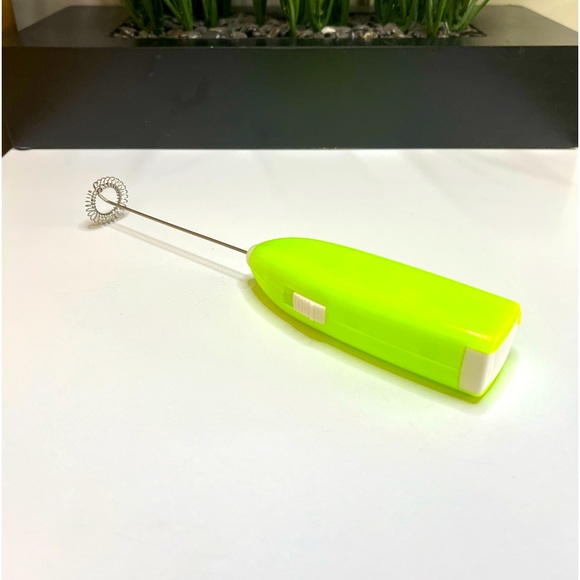 💥NEW💥Coffee frother milk eggs cappuccino café latte frothy mixer green battery - Picture 1 of 9